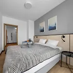 National Stadium - Parking, Workspace - By Rentujemy Apartman