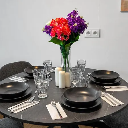 National Stadium - Parking, Workspace - By Rentujemy Apartman Varsó