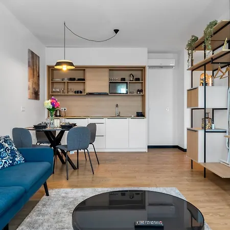 National Stadium - Parking, Workspace - By Rentujemy * ורשה